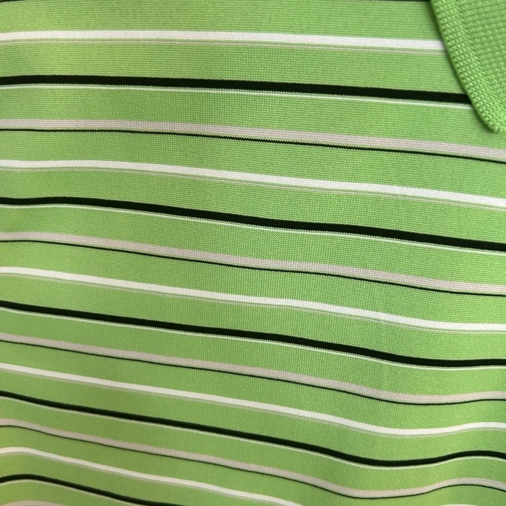 IZOD Men’s Polo
Size XL - Picture 4 of 5